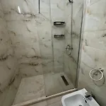 R&m One Bedroom Seafront * Dıraç