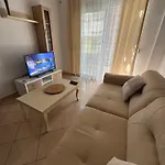 R&m One Bedroom Seafront 公寓