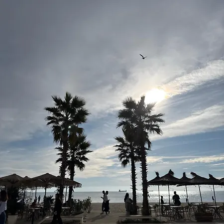 R&m One Bedroom Seafront Apartmán *