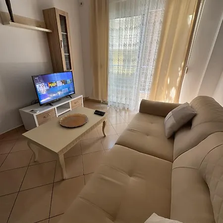R&m One Bedroom Seafront Apartment
